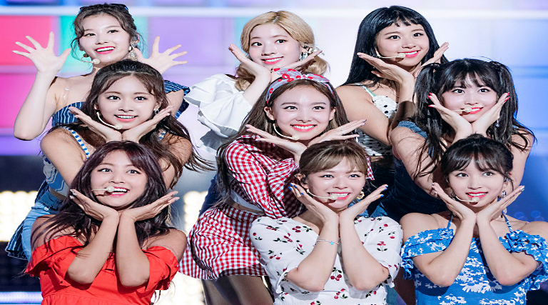 Top 10 En Ünlü K-Pop Kız Grubu (2020)