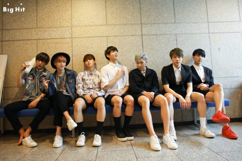 Les jambes des idoles Kpop mâles sont-elles glabres ou cirées?