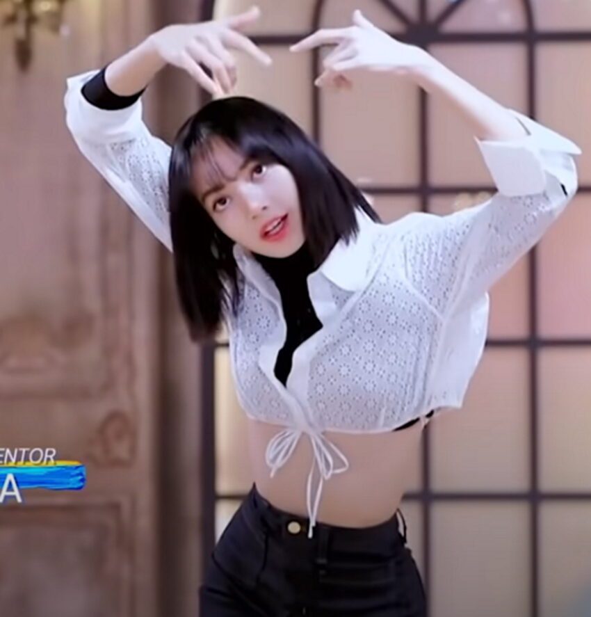 Lisa, Stajyerlere NCT Taeyong Hareketini Öğretiyor