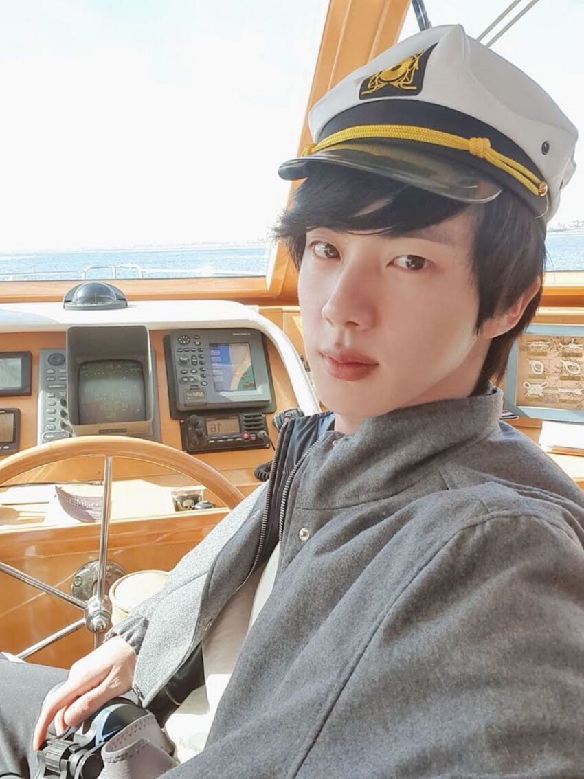 Jin did not break his fan, uploaded dozens of photos