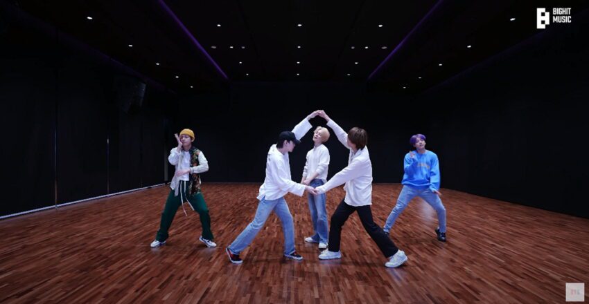 BTS führt den ersten choreografischen Tanz für „Butter“ im New Dance Studio auf