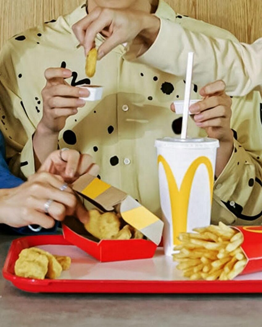 BTS x McDonald’s “Kimin Eli Bilin Bakalım” Challenge!