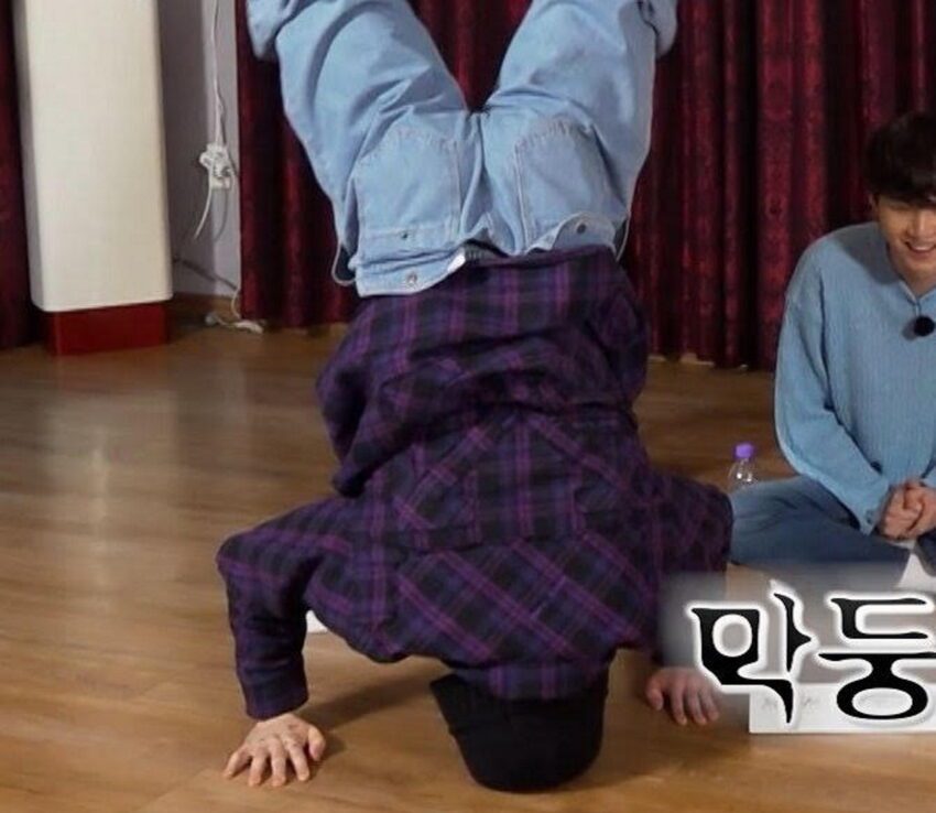 Jungkook est à nouveau un acrobate