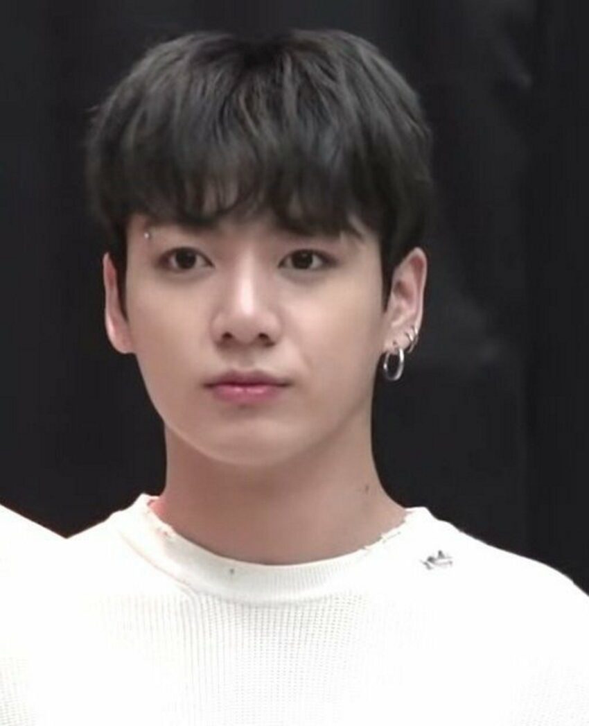 Jungkook Goes Back To His Childhood With Short Black Hair