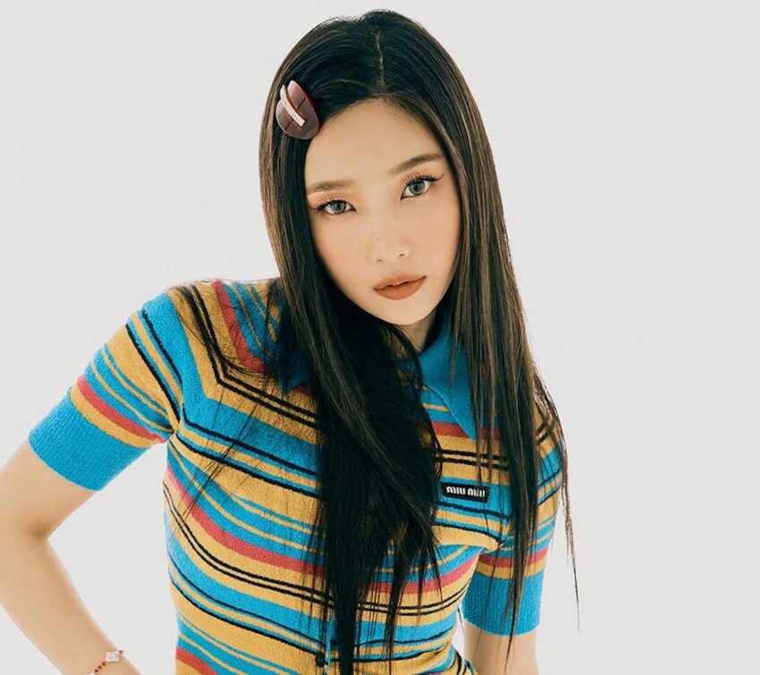 Joy draws attention with her solo debut album “Hello”!