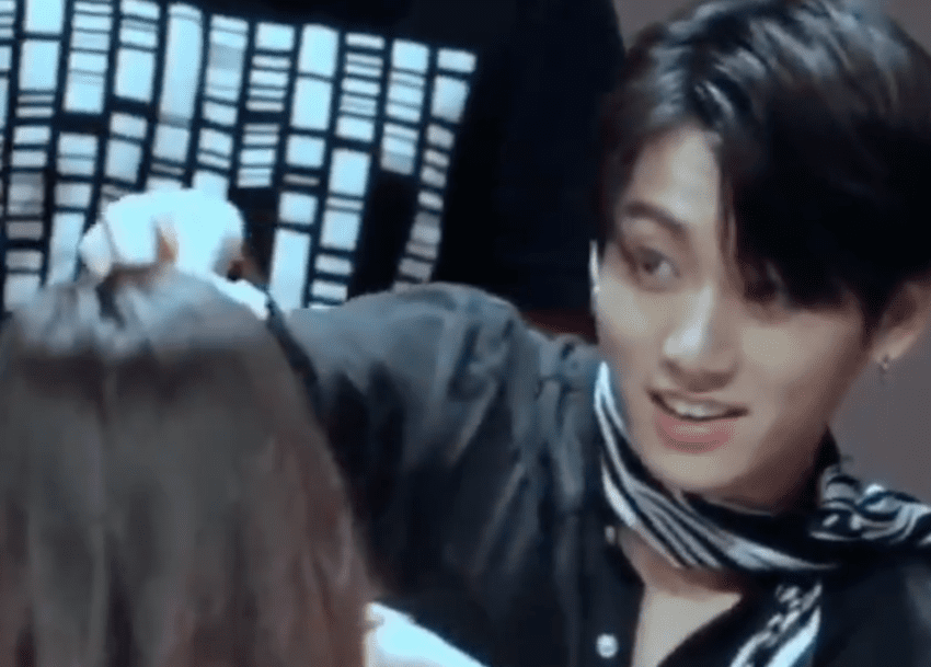 Jungkook’s flirtatious moments at fansign event