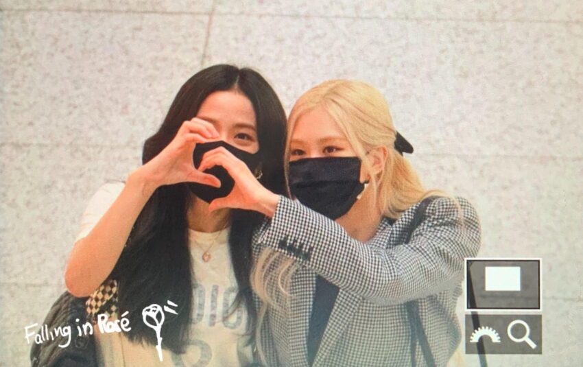 Rosé and Jisoo are at the airport to go to Paris Fashion Week.